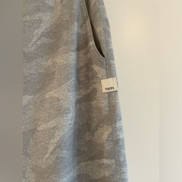 Vuori joggers, gray camo, size M - Picture 3 of 7